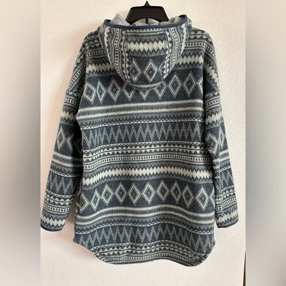 Smart wool “fleece hooded poncho” - Picture 2 of 6